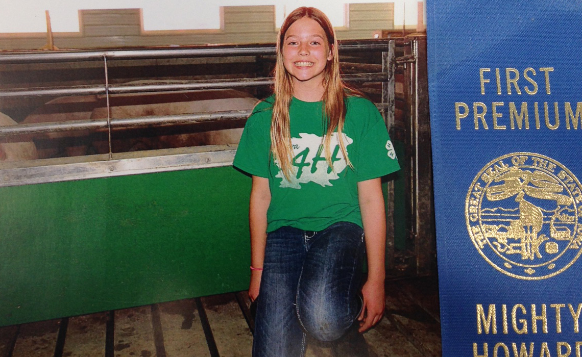 Hannah Schmitt with swine project